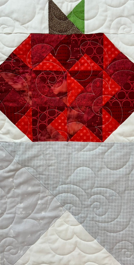 Apples Quilt (Full)