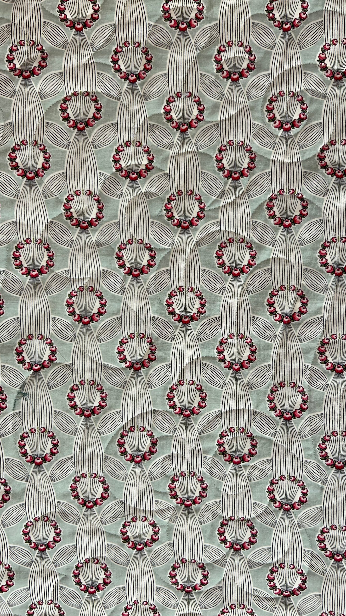 Thimble Berry Neighborhood Quilt (Queen)