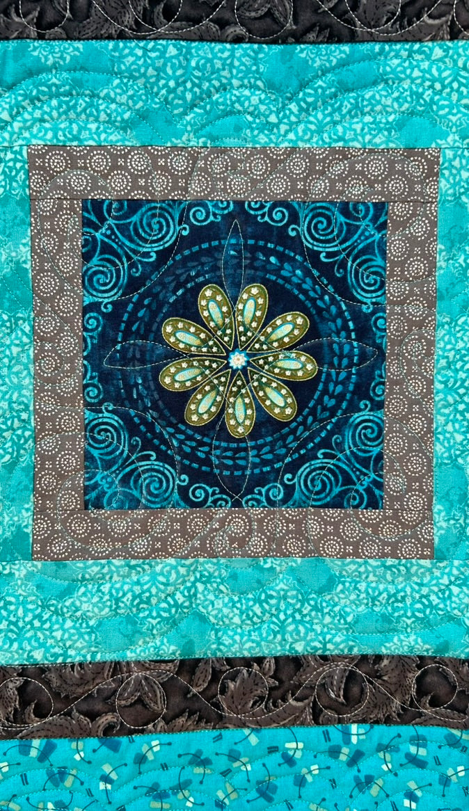 Squares All Around Quilt with Pillow Sleeve (Full)