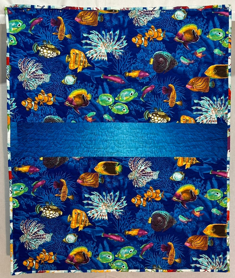 Fish Disappearing 4-patch Quilt (Throw)
