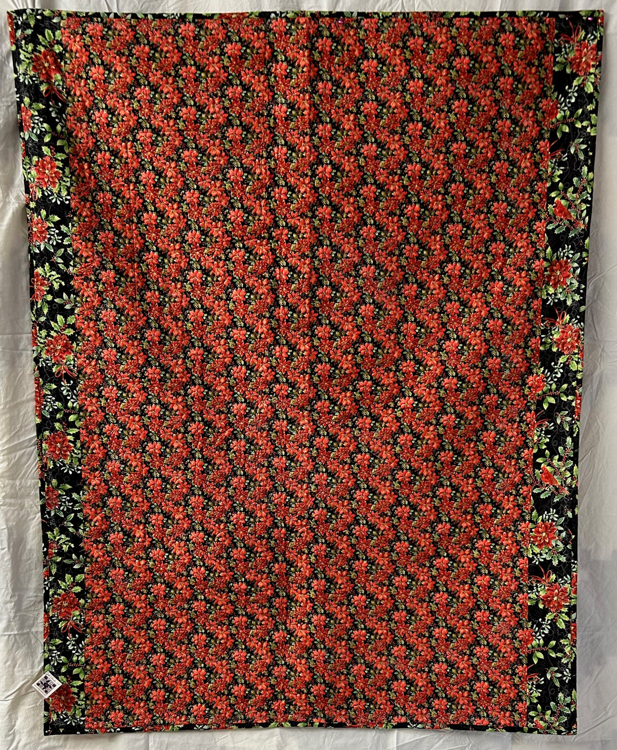 Cardinals On Holly Quilt (Throw)
