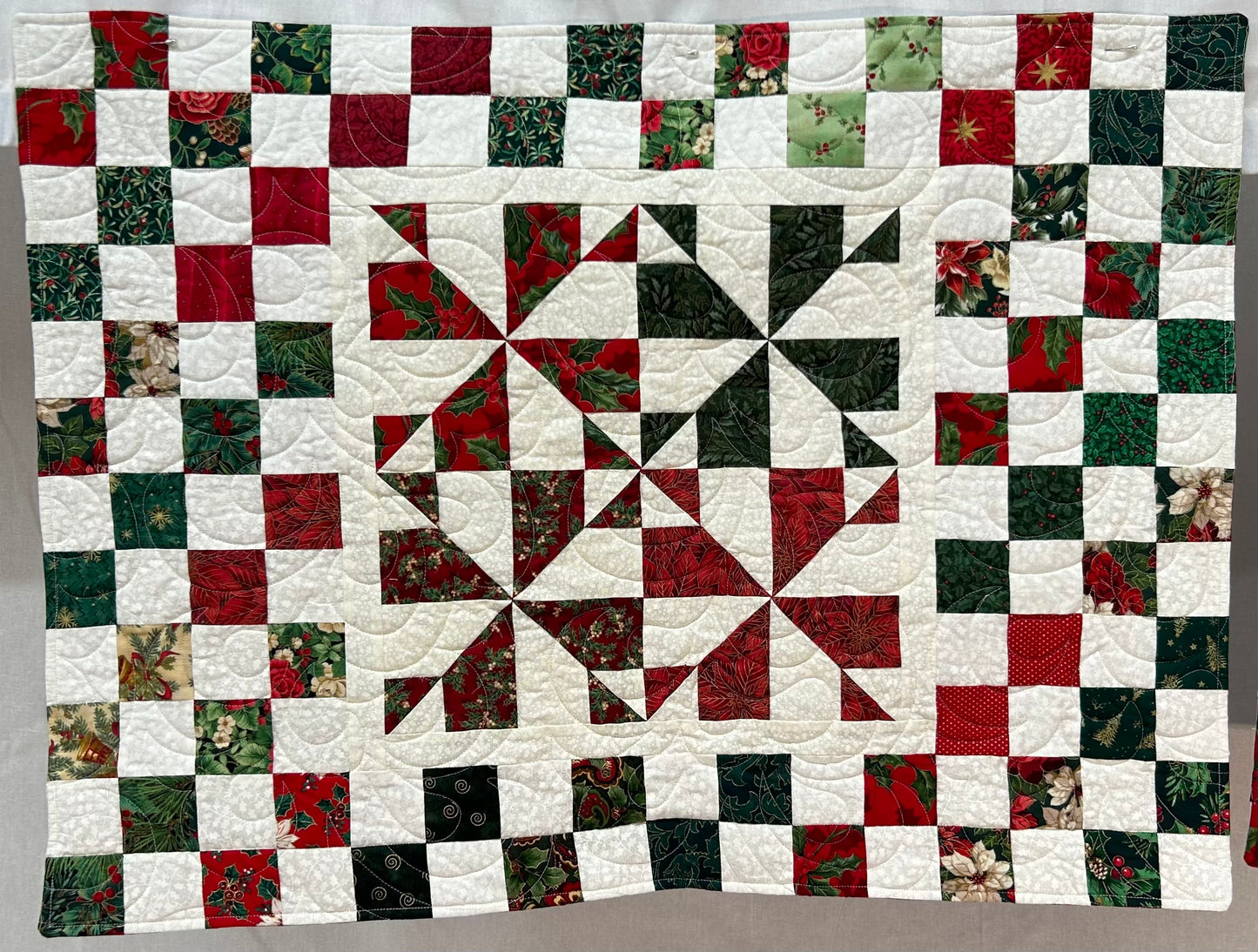 Whirligig Holiday Quilt with Pillow Sleeve (King)