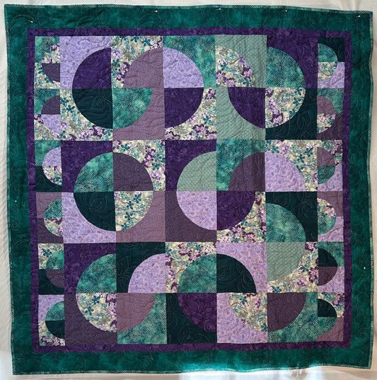 Drunkard's Path Quilt (Throw)