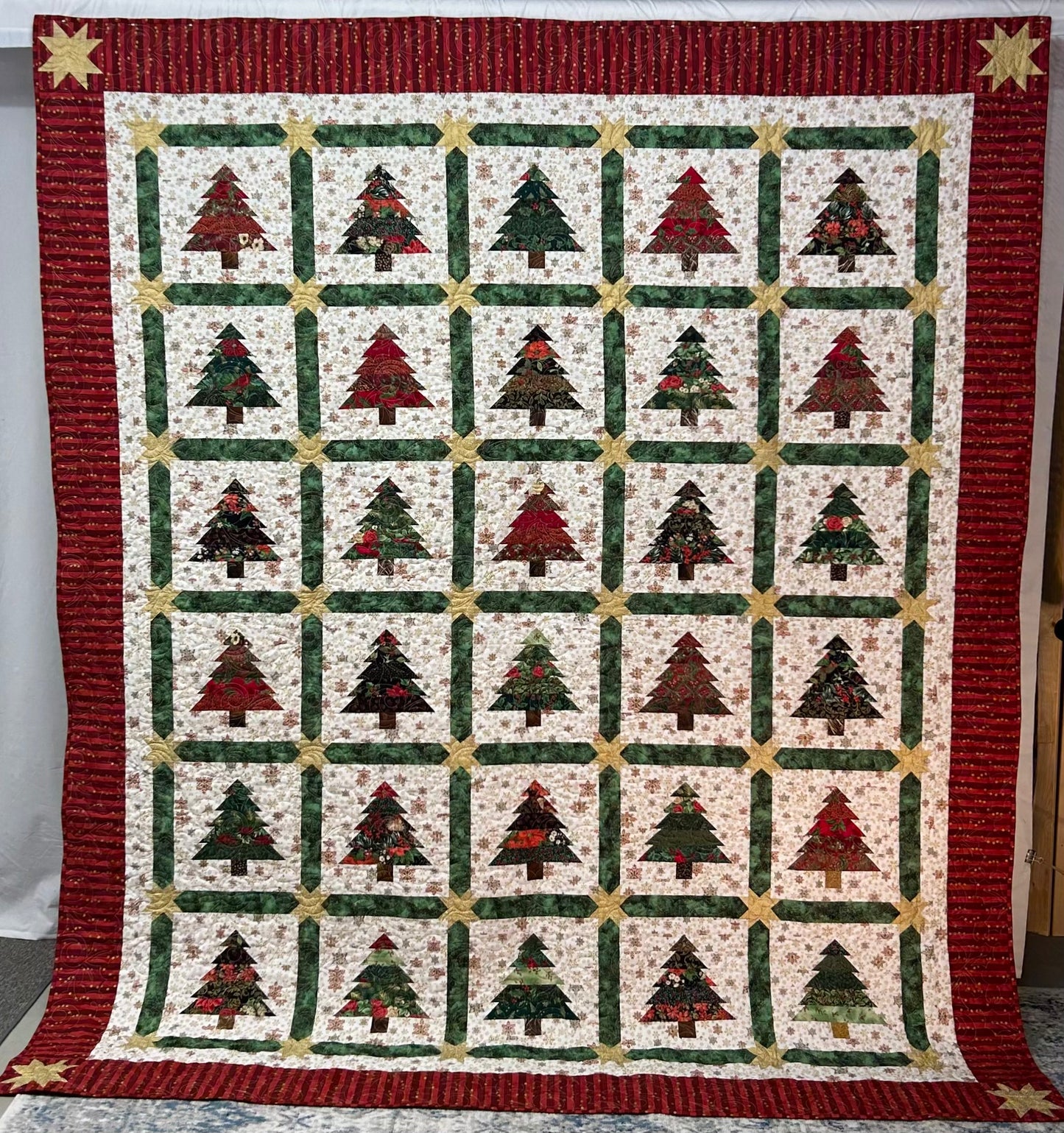 Christmas Forever Quilt (King)